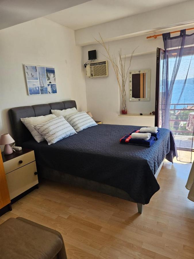 Apartments With Swimming Pool 9X4M Selce Esterno foto