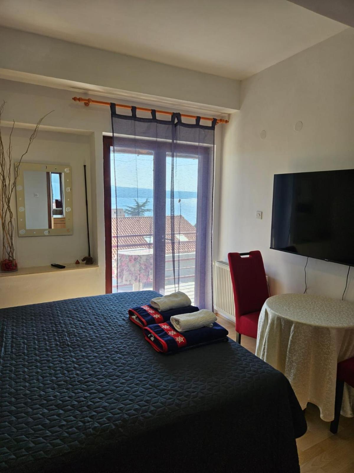 Apartments With Swimming Pool 9X4M Selce Esterno foto